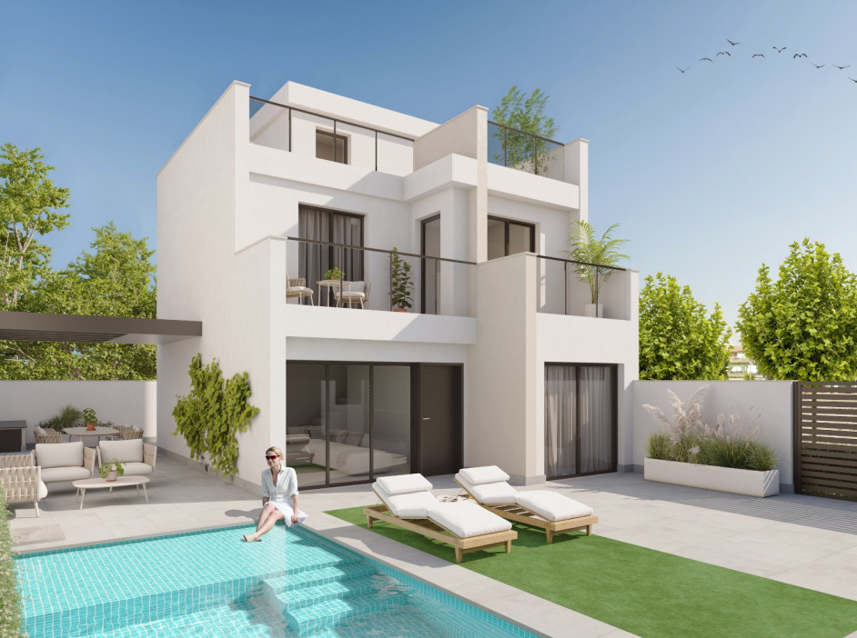 L.A. Beach detached villa with private pool for sale in Los Alcázares